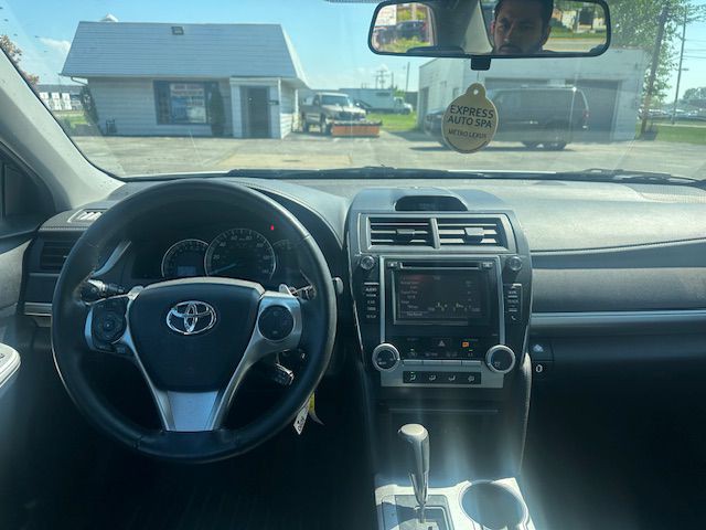 2014 Toyota Camry Image 11