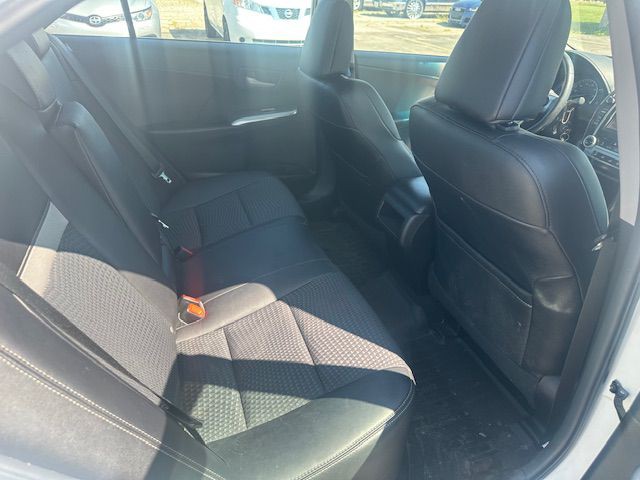 2014 Toyota Camry Image 14