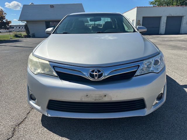 2013 Toyota Camry Image 2