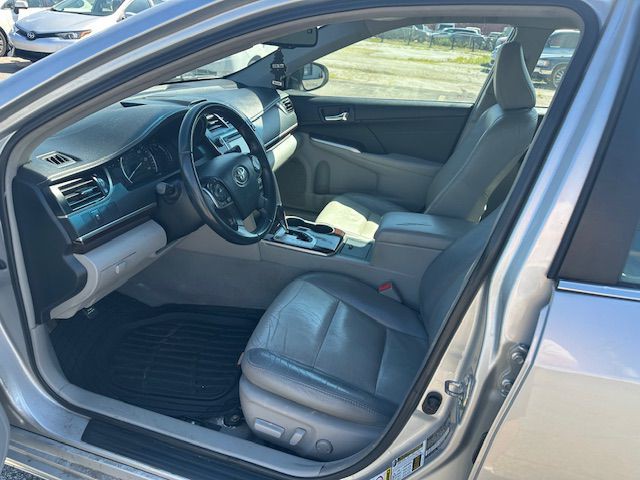 2013 Toyota Camry Image 12