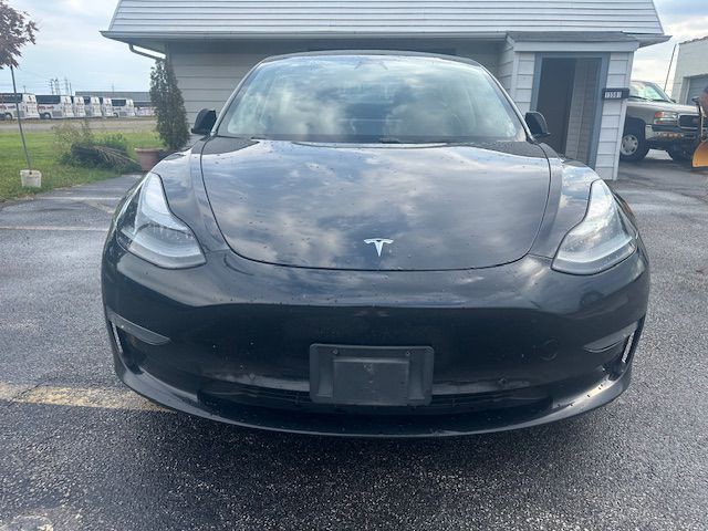 2021 Tesla Model 3 Image 2