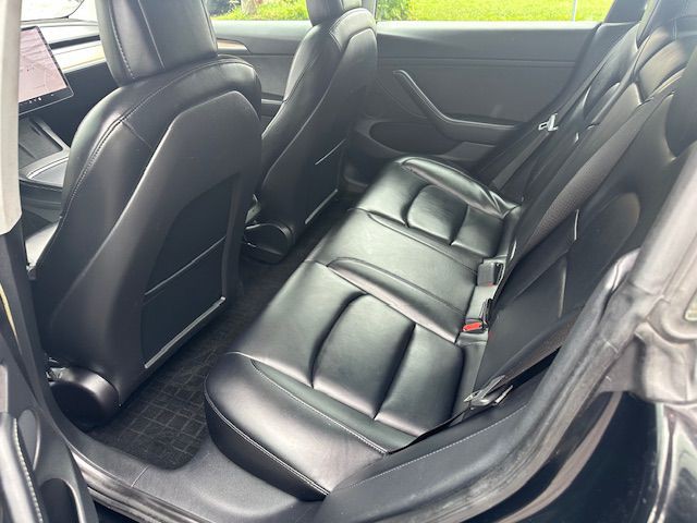 2021 Tesla Model 3 Image 11