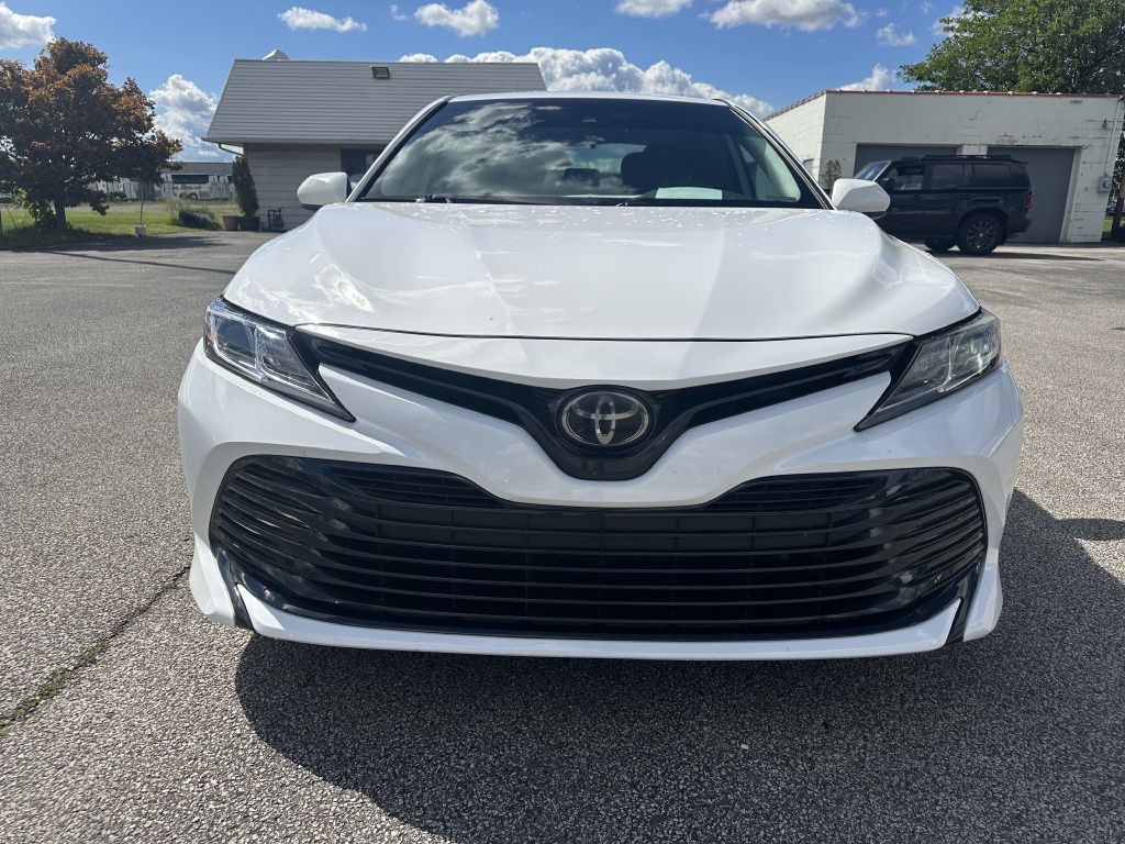 2019 Toyota Camry Image 2