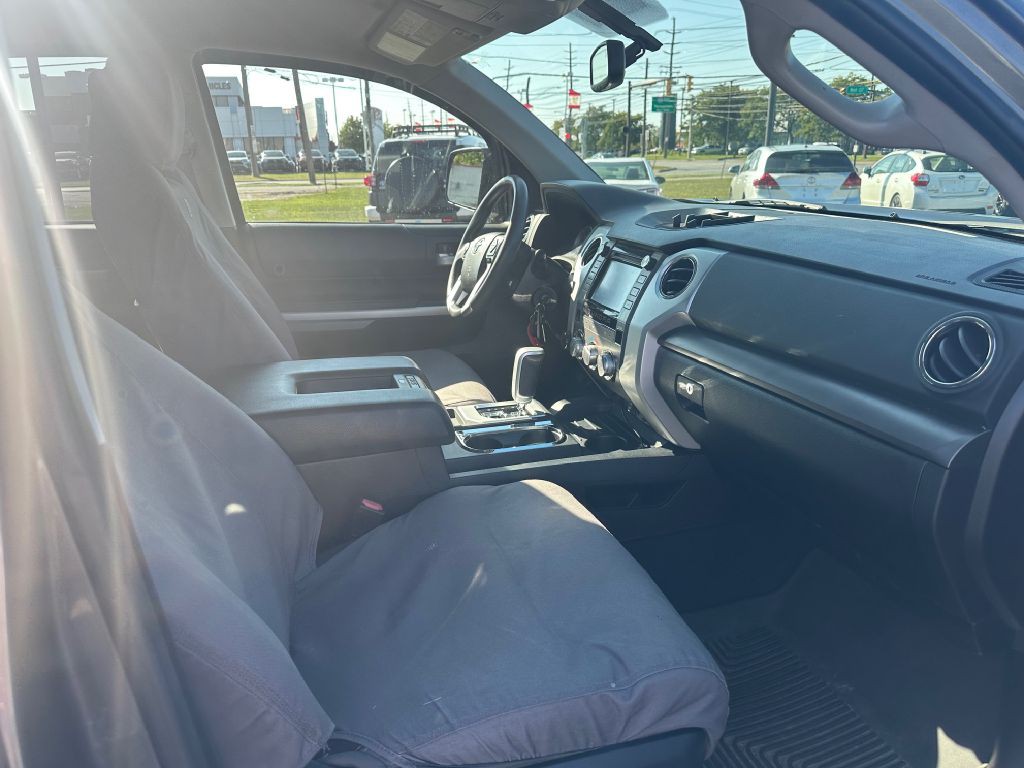 2015 Toyota Tundra Image 12