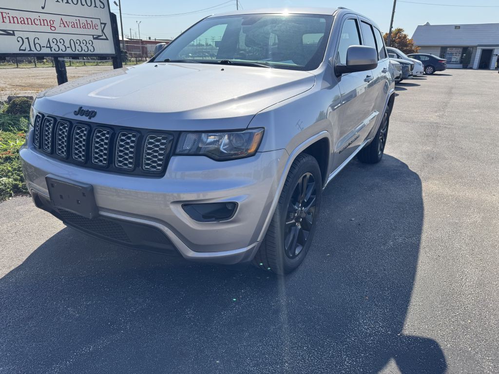 2017 Jeep Grand Cherokee Image 2