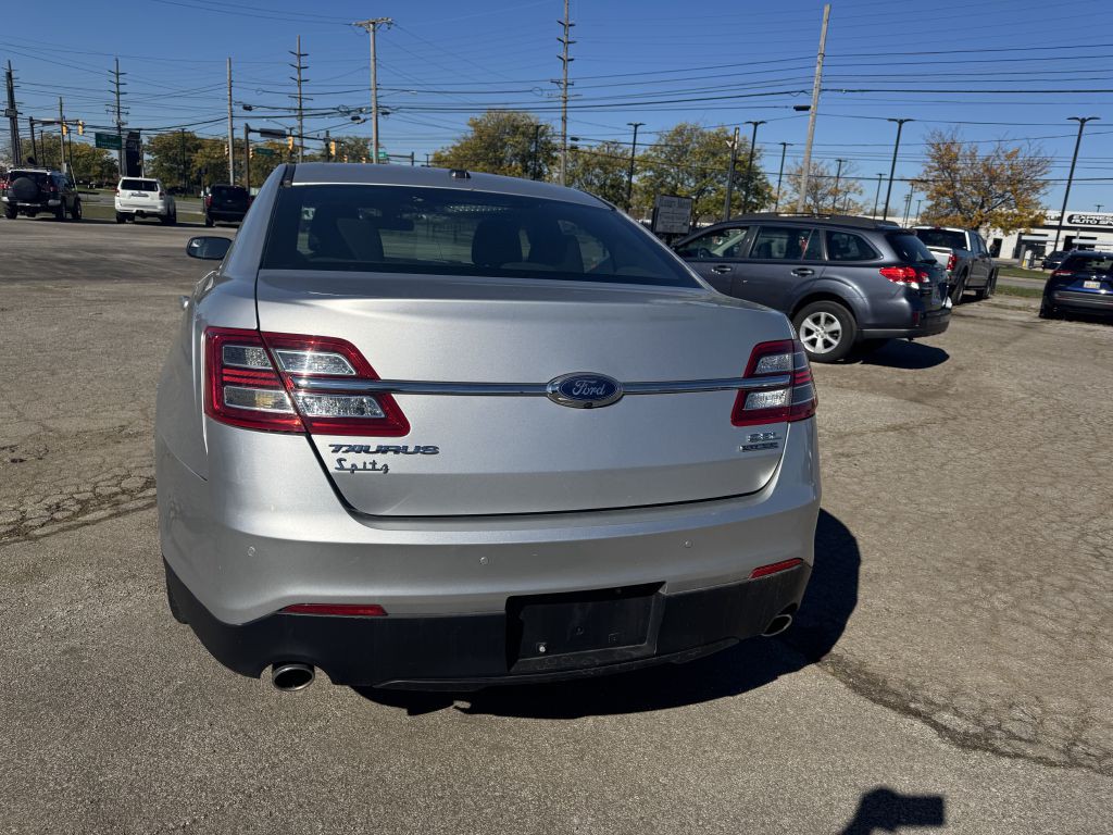 2017 Ford Taurus Image 3