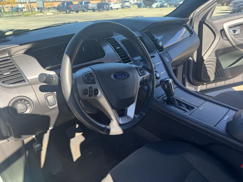 2017 Ford Taurus Image 7