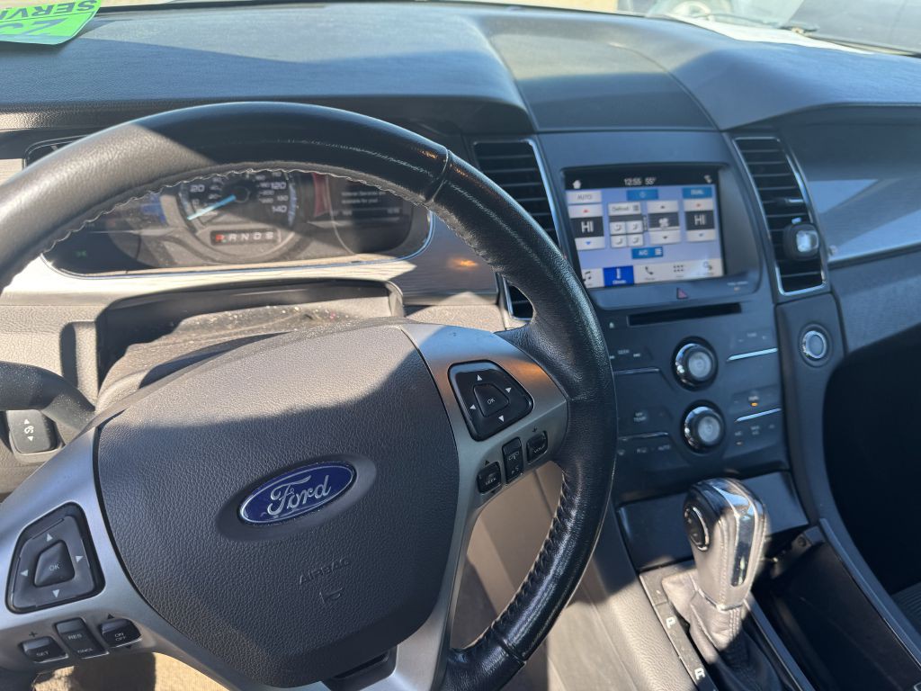 2017 Ford Taurus Image 8