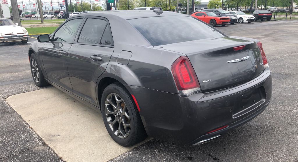 2016 Chrysler 300 Image 5