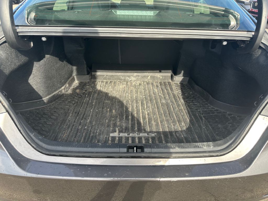 2019 Toyota Camry Image 8