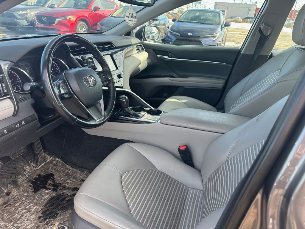 2019 Toyota Camry Image 10