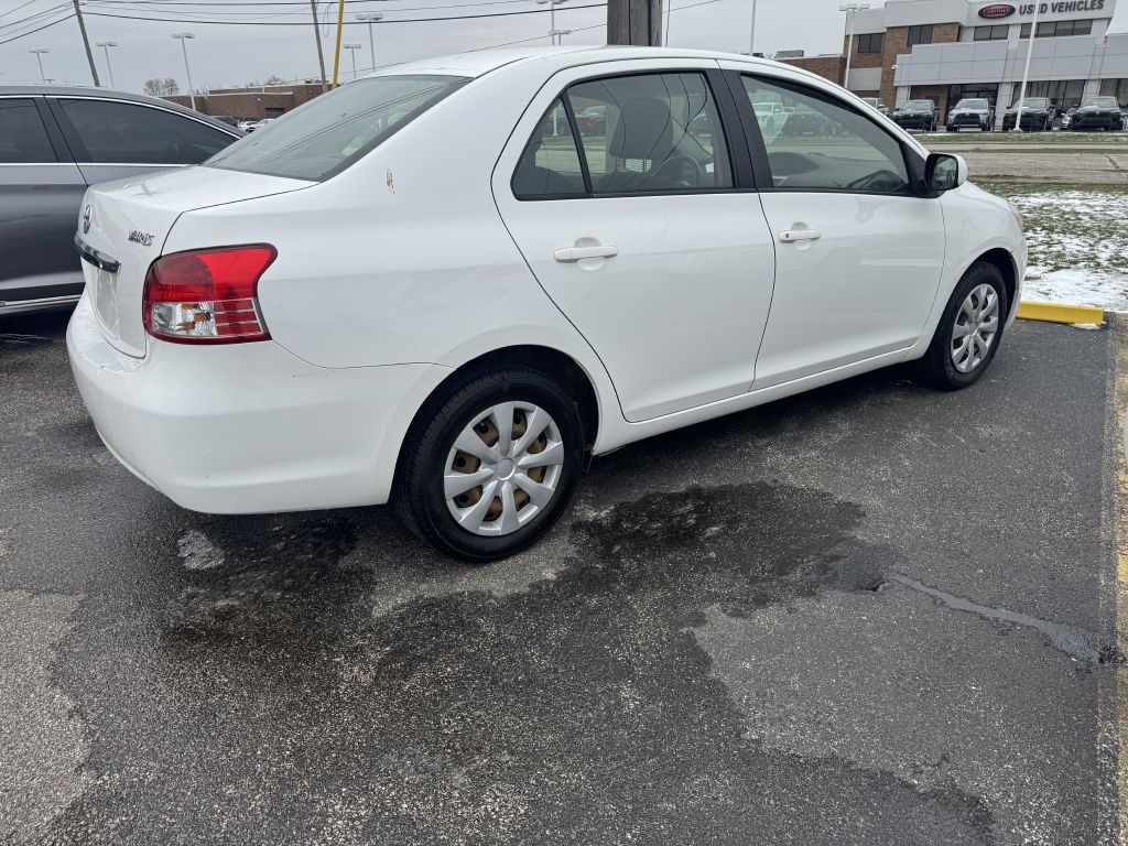 2012 Toyota Yaris Image 8