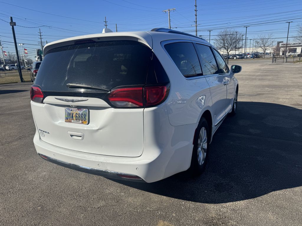 2019 Chrysler Pacifica Image 5