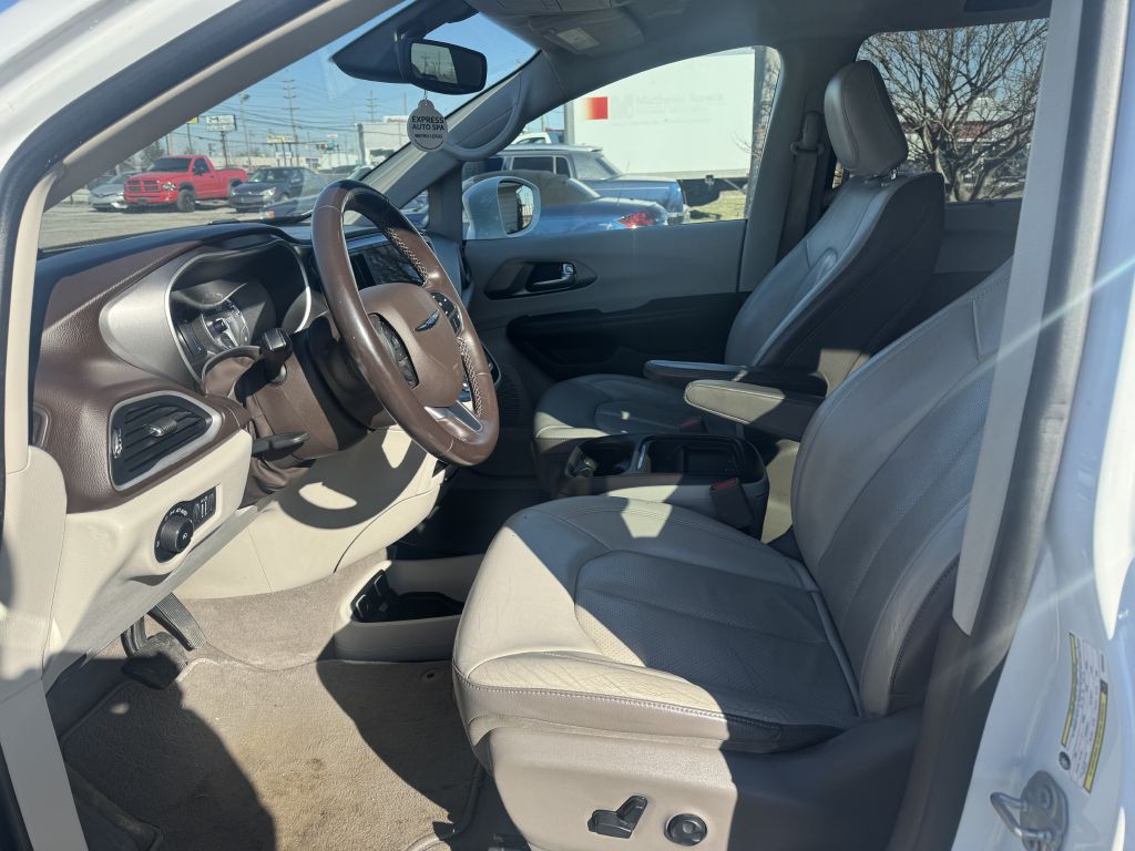 2019 Chrysler Pacifica Image 7