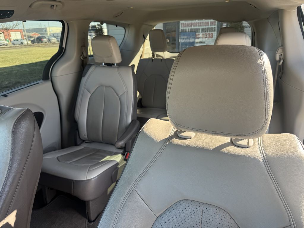 2019 Chrysler Pacifica Image 12