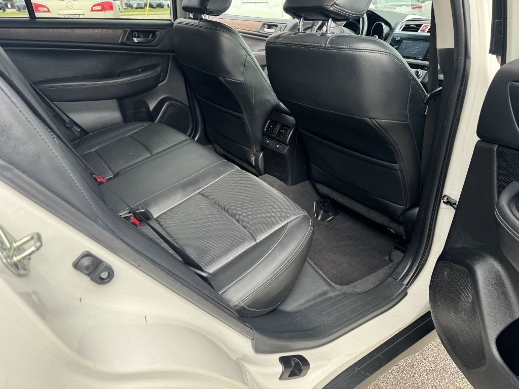 2015 Subaru Outback Image 9