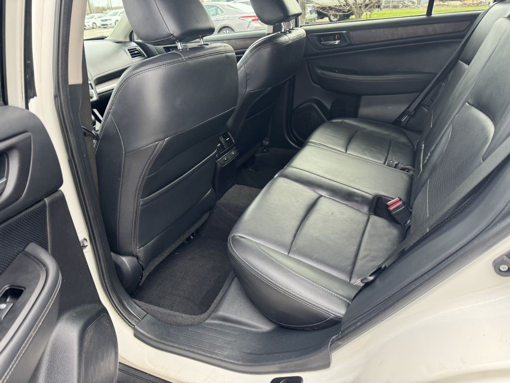 2015 Subaru Outback Image 10