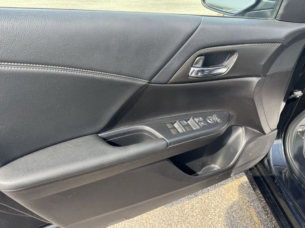 2017 Honda Accord Image 6