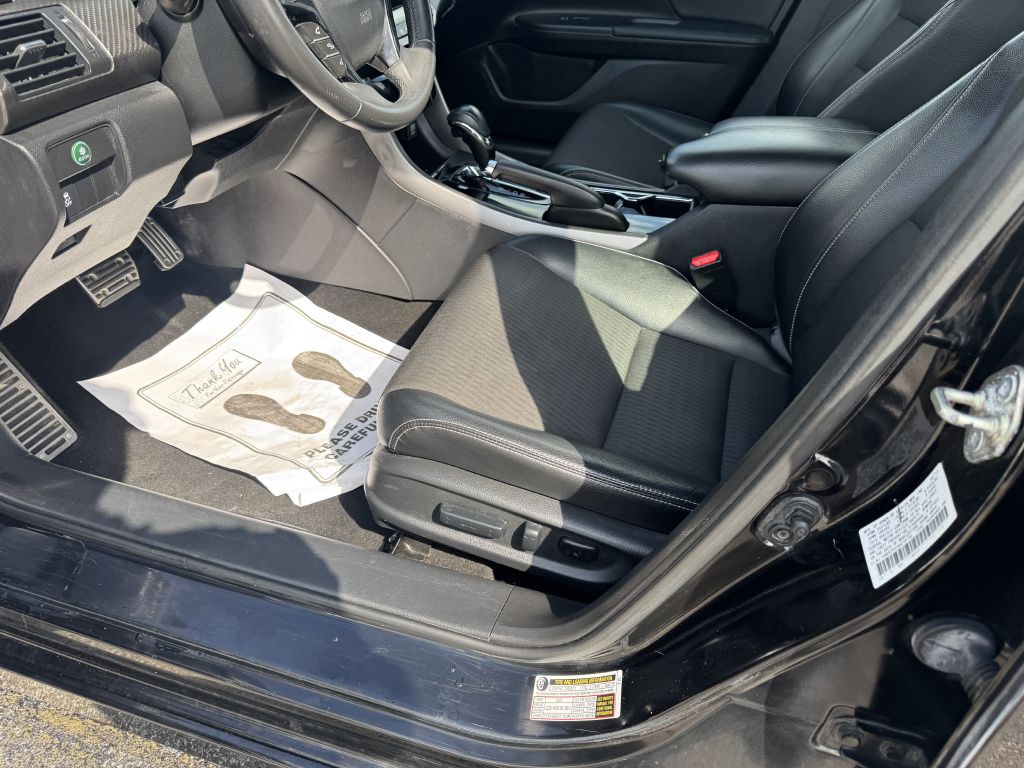 2017 Honda Accord Image 8