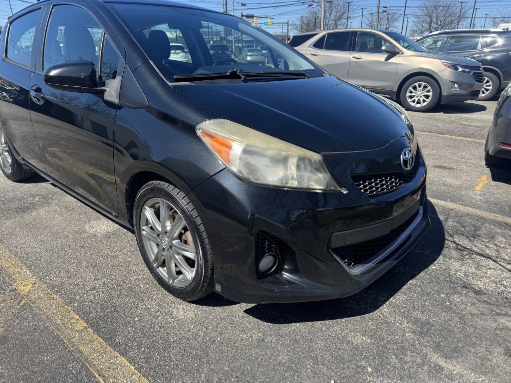 2012 Toyota Yaris Image 1