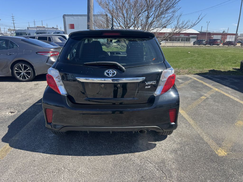 2012 Toyota Yaris Image 5