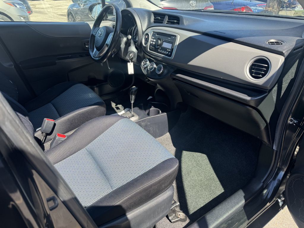 2012 Toyota Yaris Image 8