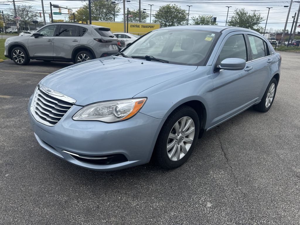 2013 Chrysler 200 Image 3