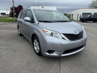 Image for 2012 Toyota Sienna LE ID: 7415511