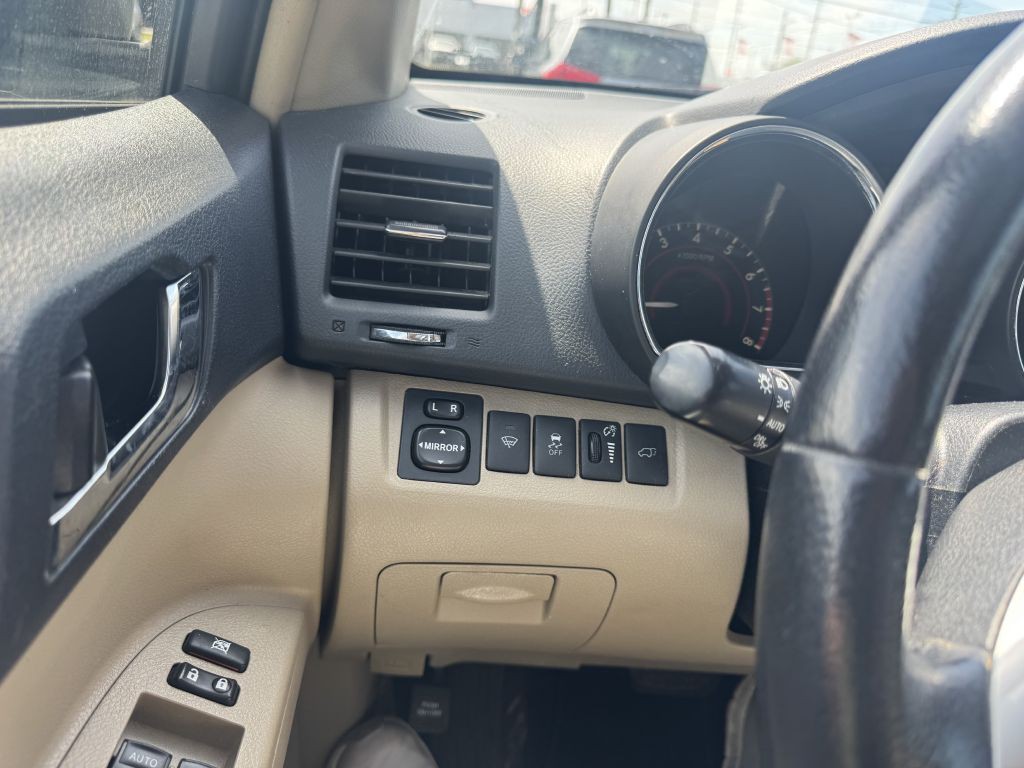 2013 Toyota Highlander Image 10