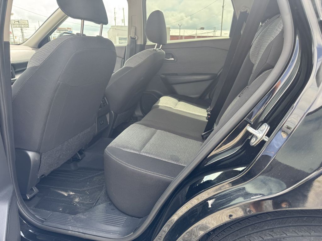2023 Nissan Rogue Image 8