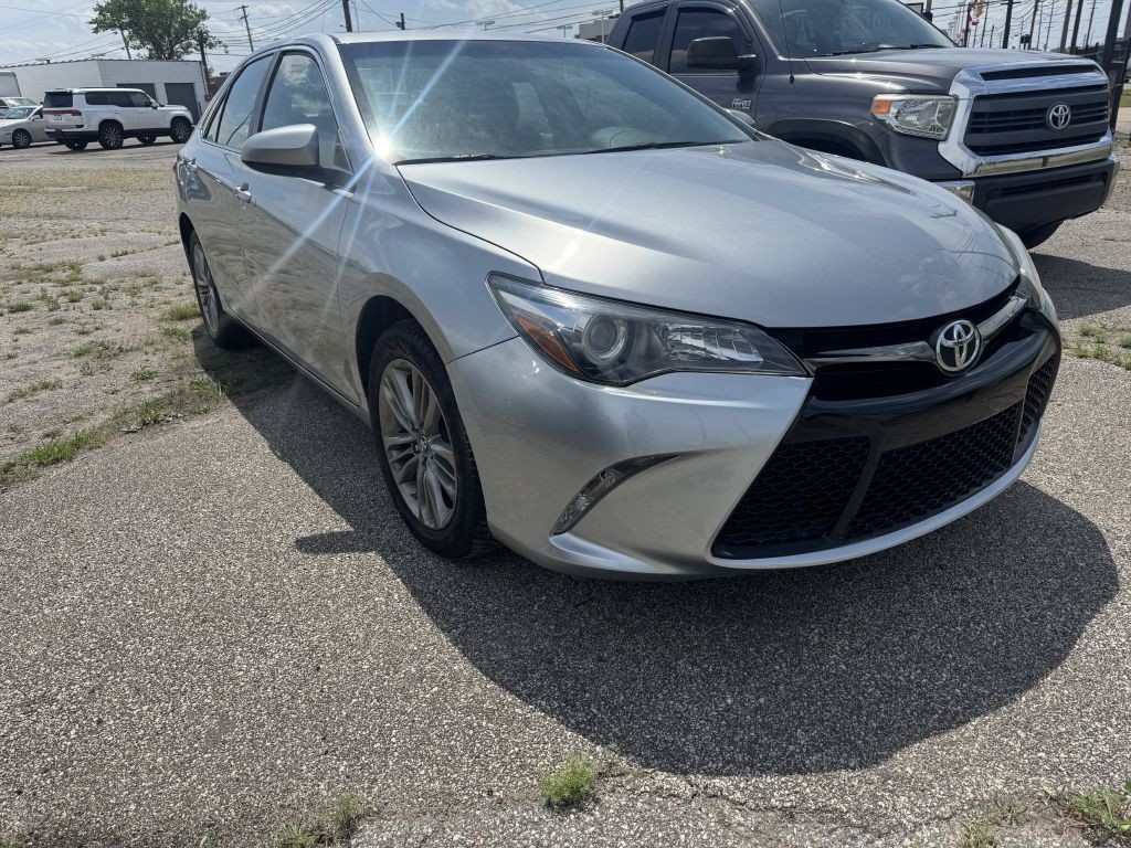2017 Toyota Camry Image 1