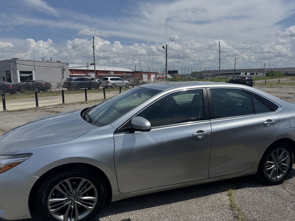 2017 Toyota Camry Image 4