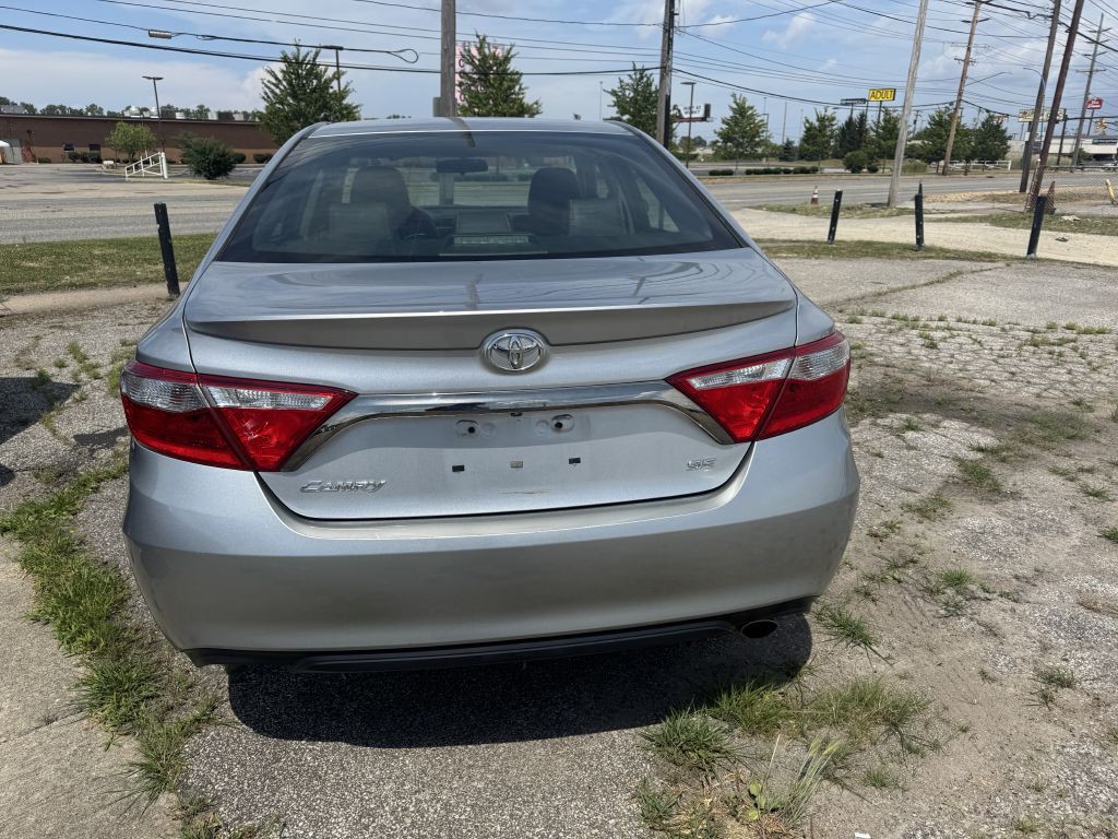 2017 Toyota Camry Image 6