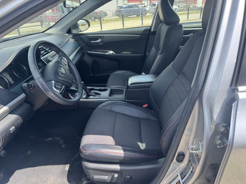 2017 Toyota Camry Image 8