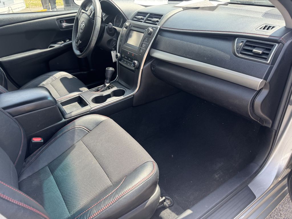 2017 Toyota Camry Image 10