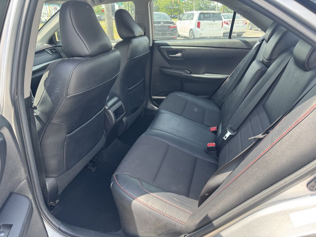 2017 Toyota Camry Image 12