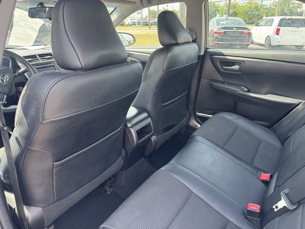 2017 Toyota Camry Image 13