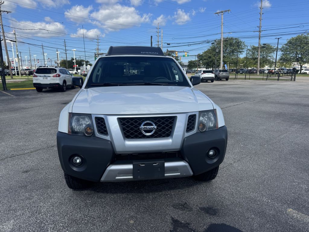 2015 Nissan Xterra Image 2