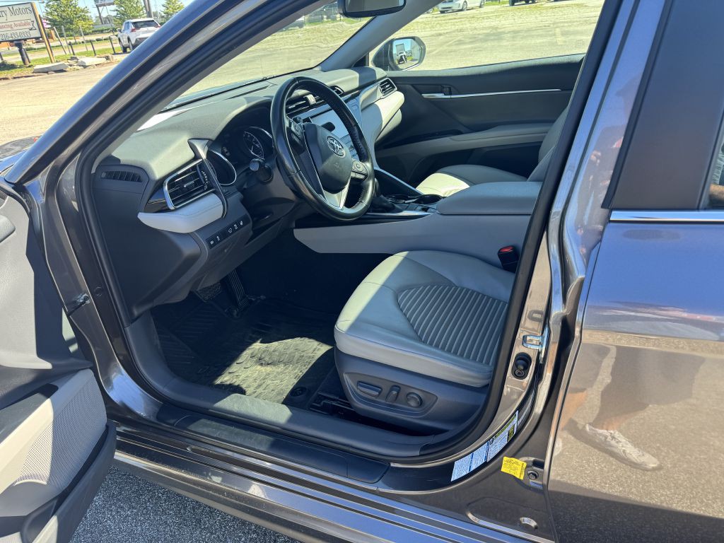 2020 Toyota Camry Image 11