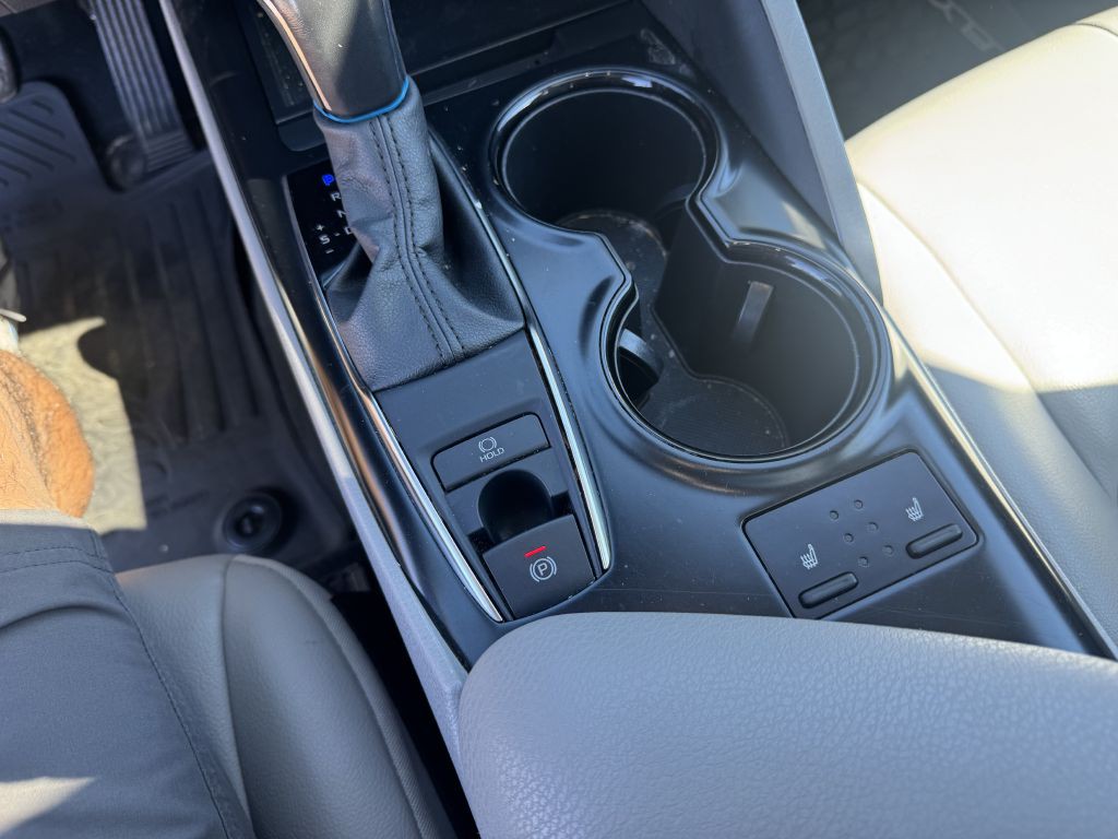 2020 Toyota Camry Image 15
