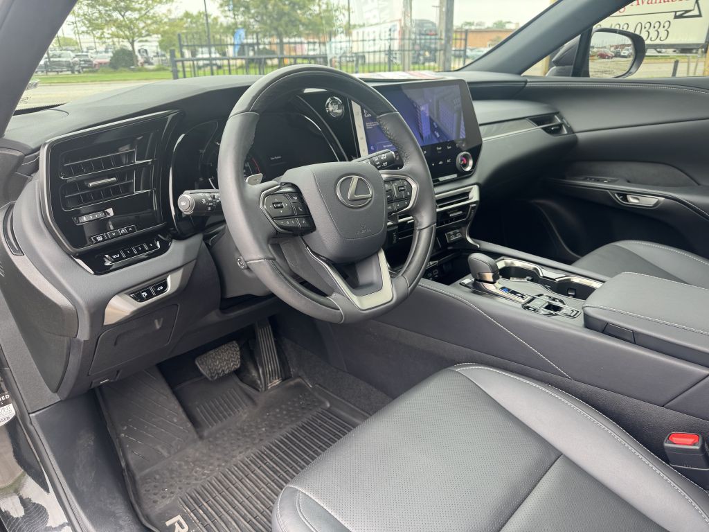 2025 Lexus RX Image 26