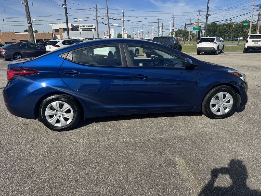 2016 Hyundai Elantra Image 4