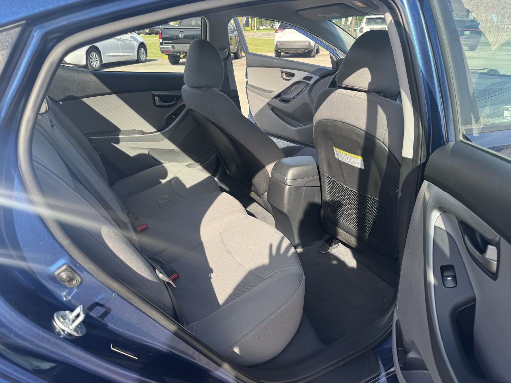 2016 Hyundai Elantra Image 10
