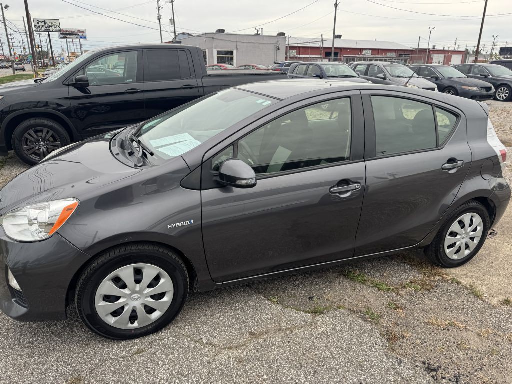2014 Toyota Prius Image 4