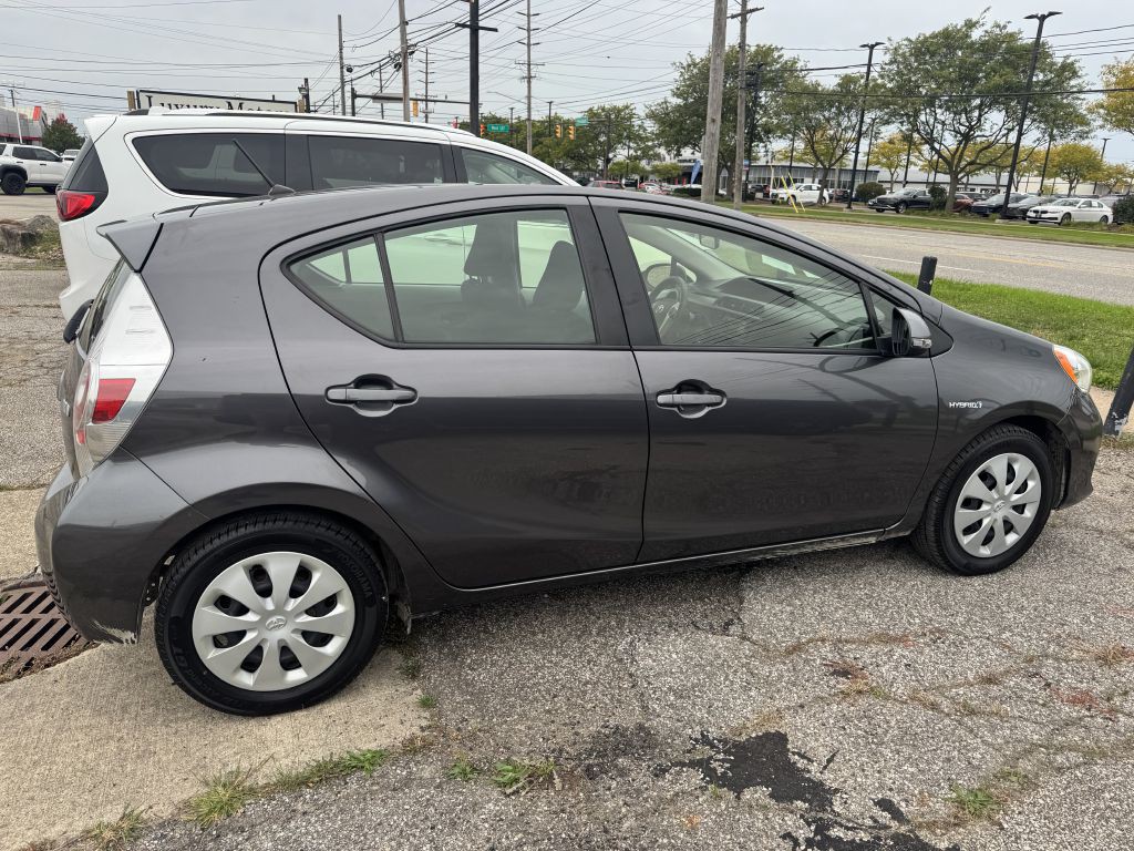 2014 Toyota Prius Image 7