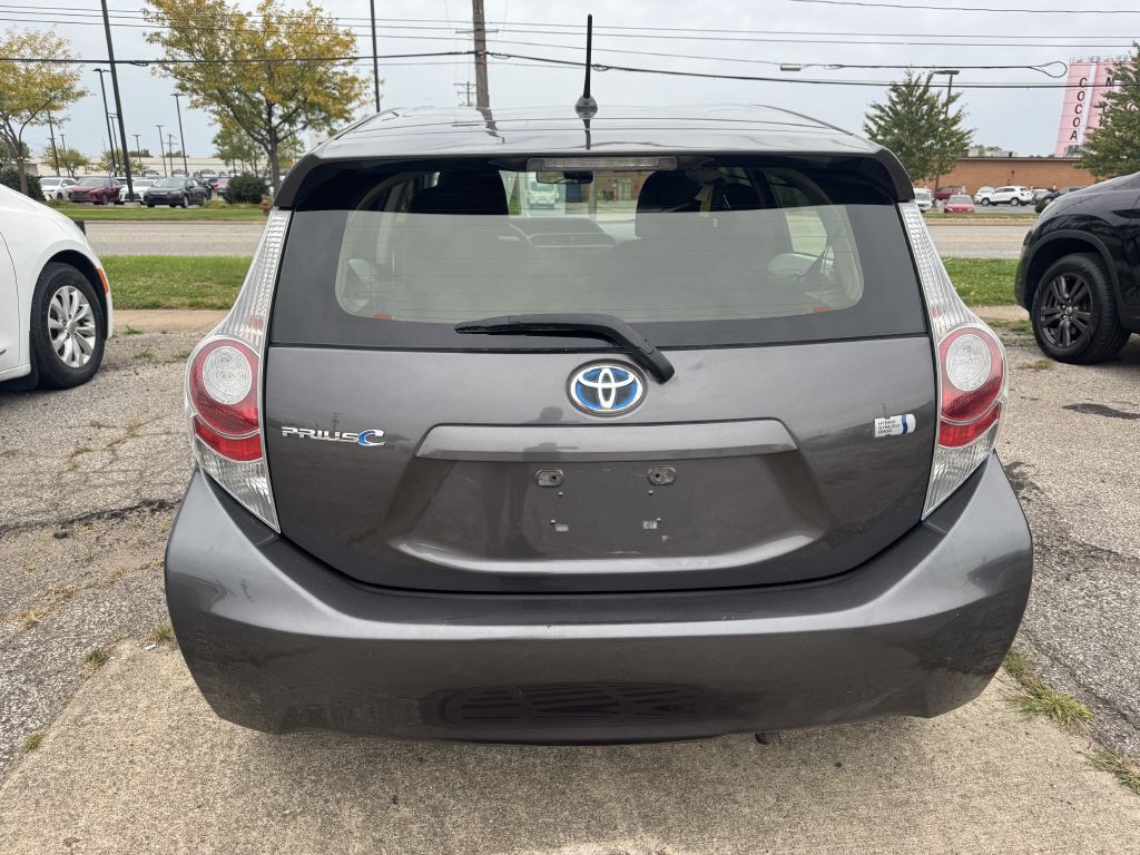 2014 Toyota Prius Image 8