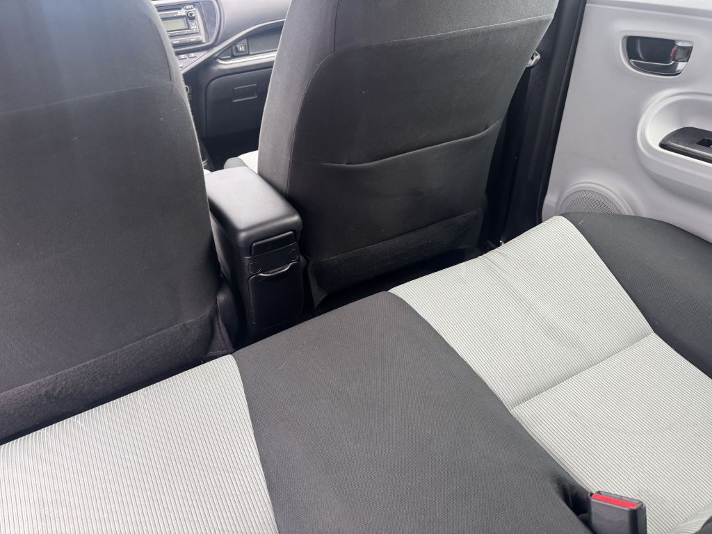 2014 Toyota Prius Image 11