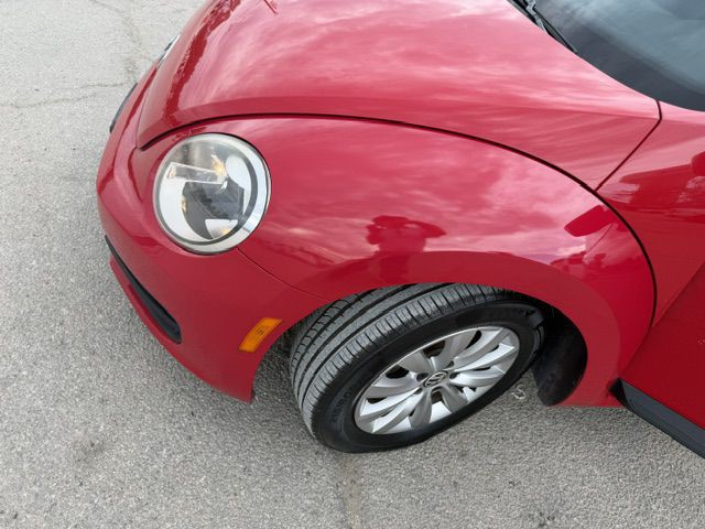 2015 Volkswagen Beetle Image 13