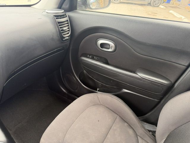 2015 Kia Soul Image 14