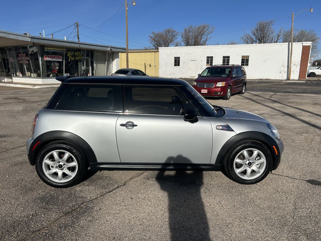 2008 MINI Cooper Image 2